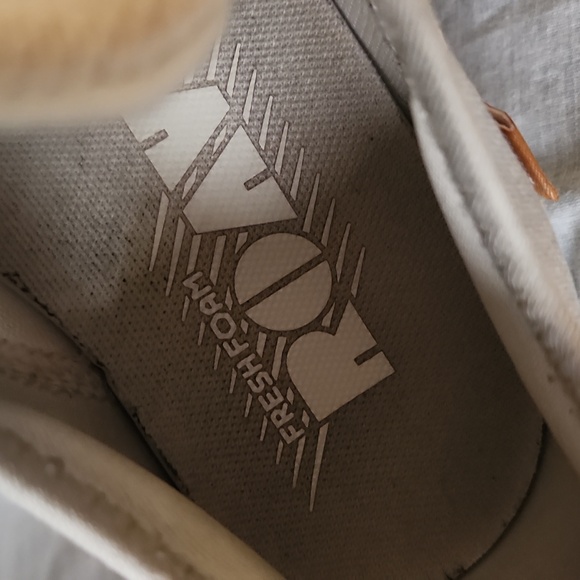 New Balance white womans tennis shoe size 7 - Picture 6 of 15